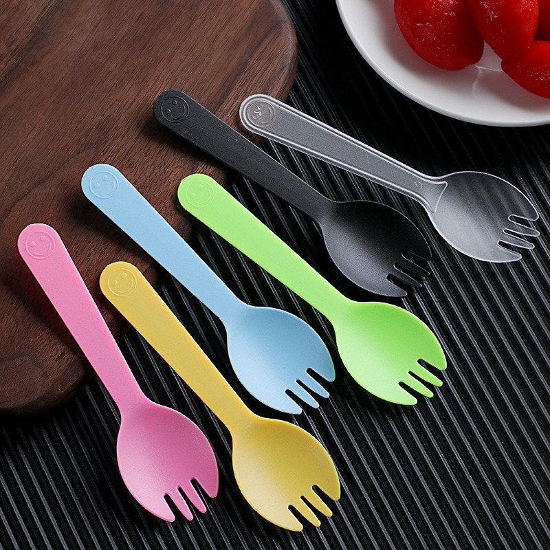 Cucchiaio di forchetta di plastica usa e getta elegante Apparecchi da tavola per negozio di gelati Scopri gli strumenti perfetti per il tuo business